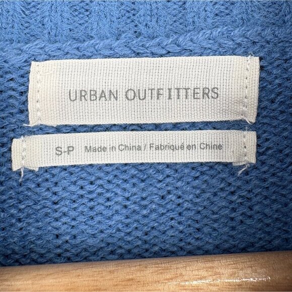 Urban Outfitters Cleo Mock Neck Sweater S Blue Cropped Preppy Feminine Soft Girl - Picture 3 of 7